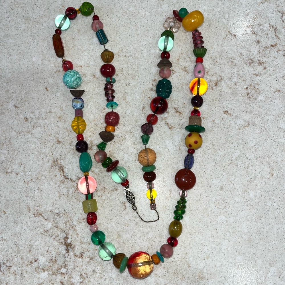 Beautiful Vintage Glass & Plastic Beaded Necklace Unique Beads Bohemian Abstract